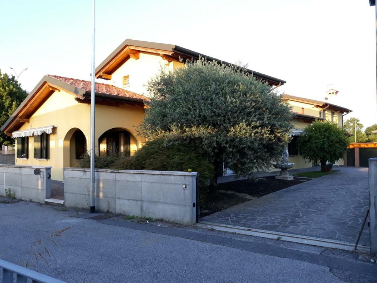 Villa Loredana Elegant Villa With Private Bathroom Spinea Exterior photo